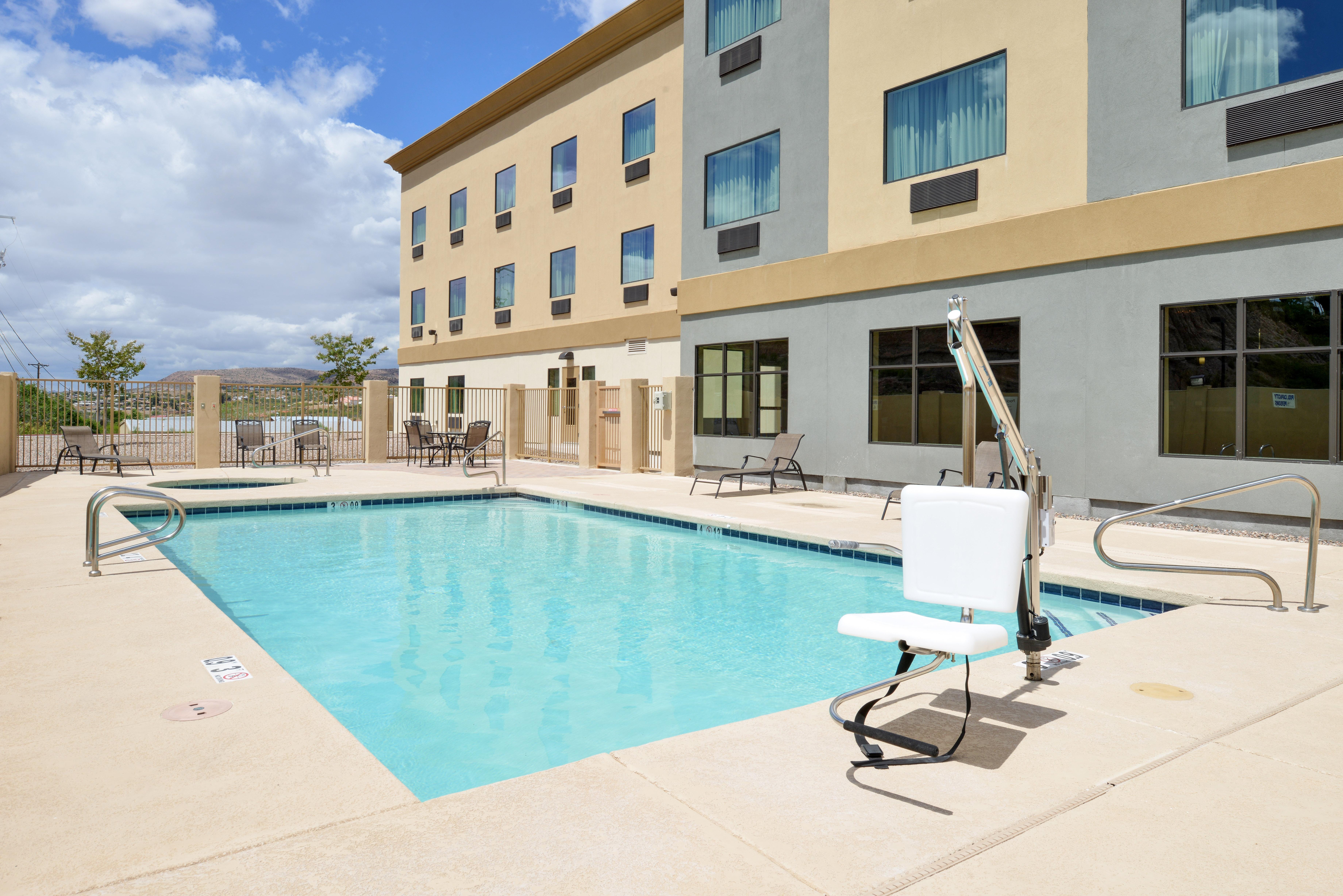 Holiday Inn Express & Suites Globe By Ihg Exterior foto